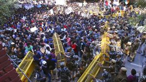 JNU students protesting hostel fee hike.(HT file) JNU students protesting hostel fee hike.(HT file)