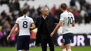 Tottenham Hotspur manager Jose Mourinho speaks with Harry Kane and Harry Winks.(Reuters) Tottenham Hotspur manager Jose Mourinho speaks with Harry Kane and Harry Winks.(Reuters)