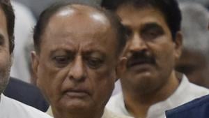 Majeed Memon called the Pawar-Fadnavis-led government ‘a government of darkness’.(Vipin Kumar / Hindustan Times) Majeed Memon called the Pawar-Fadnavis-led government ‘a government of darkness’.(Vipin Kumar / Hindustan Times)