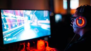 While the data show that fighting later in life is related to playing video games as an adolescent, most of this is because, relative to females, males both play games more often and fight more often.(Unsplash) While the data show that fighting later in life is related to playing video games as an adolescent, most of this is because, relative to females, males both play games more often and fight more often.(Unsplash)