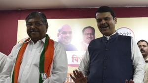 Maharashtra CM Devendra Fadnavis along with Chandrakant Patil in meeting with BP MLAs at Vasant Smruti at Dadar in Mumbai, on Sunday, November 24, 2019.(Anshuman Poyrekar/HT Photo) Maharashtra CM Devendra Fadnavis along with Chandrakant Patil in meeting with BP MLAs at Vasant Smruti at Dadar in Mumbai, on Sunday, November 24, 2019.(Anshuman Poyrekar/HT Photo)