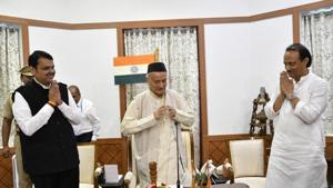 Solicitor General Tushar Mehta, appearing for the governor’s secretary, told a three-judge bench of the Supreme Court that Raj Bhavan had received a letter from Ajit Pawar extending support a Devendra Fadnavis-led government.(HT Photo) Solicitor General Tushar Mehta, appearing for the governor’s secretary, told a three-judge bench of the Supreme Court that Raj Bhavan had received a letter from Ajit Pawar extending support a Devendra Fadnavis-led government.(HT Photo)