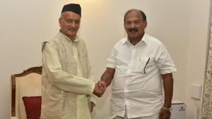 BJP MLA Kalidas Kolambkar being sworn-in as Speaker Protem by Maharashtra Governor Bhagat Singh Koshyari at Raj Bhavan in Mumbai, India, on Tuesday, November 26, 2019.(HT photo) BJP MLA Kalidas Kolambkar being sworn-in as Speaker Protem by Maharashtra Governor Bhagat Singh Koshyari at Raj Bhavan in Mumbai, India, on Tuesday, November 26, 2019.(HT photo)
