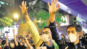 Thanks to the unprecedented urban unrest in Hong Kong in the past six months, the present elections immediately became a contest between the Beijing-backed government and the protest movement. The latter won all but one of the 18 district councils and about 60% of the popular vote(REUTERS) Thanks to the unprecedented urban unrest in Hong Kong in the past six months, the present elections immediately became a contest between the Beijing-backed government and the protest movement. The latter won all but one of the 18 district councils and about 60% of the popular vote(REUTERS)