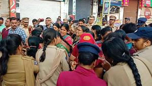 Telangana Road Transport Corporation workers who wanted to join duties being detained by police in Hyderabad on Tuesday, a day after they ended their 52-day strike.(ANI) Telangana Road Transport Corporation workers who wanted to join duties being detained by police in Hyderabad on Tuesday, a day after they ended their 52-day strike.(ANI)