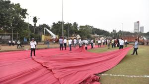Preparation for CM ceremony begins at Shivaji Park in Mumbai(Kunal Patil/HT Photo) Preparation for CM ceremony begins at Shivaji Park in Mumbai(Kunal Patil/HT Photo)