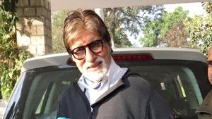 Amitabh Bachchan poses for a photo as he stays at Mandi town on his way to Manali for the shoot of the film.(ANI) Amitabh Bachchan poses for a photo as he stays at Mandi town on his way to Manali for the shoot of the film.(ANI)