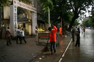 Several MBAs and engineers figure among candidates for sweeper position in Tamil Nadu’s Coimbatore(Hindustan Times Photo/File/Representative) Several MBAs and engineers figure among candidates for sweeper position in Tamil Nadu’s Coimbatore(Hindustan Times Photo/File/Representative)