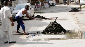 Those already working as the contract sanitary workers for the last 10 years have also applied for these permanent jobs. Image used for representational purpose only.(Bharat Bhushan/ Hindustan Times) Those already working as the contract sanitary workers for the last 10 years have also applied for these permanent jobs. Image used for representational purpose only.(Bharat Bhushan/ Hindustan Times)