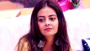 Bigg Boss 13 Weekend Ka Vaar written update day 59: Devoleena Bhattacharjee had to leave the house due on medical grounds as doctors have advised complete bed rest for her back pain. Bigg Boss 13 Weekend Ka Vaar written update day 59: Devoleena Bhattacharjee had to leave the house due on medical grounds as doctors have advised complete bed rest for her back pain.
