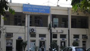 Officials of Municipal Corporation of Gurugram (MCG0 said they discussed how consumers who visited citizen services centres to get errors in bills rectified should be facilitated.(HT Photo) Officials of Municipal Corporation of Gurugram (MCG0 said they discussed how consumers who visited citizen services centres to get errors in bills rectified should be facilitated.(HT Photo)