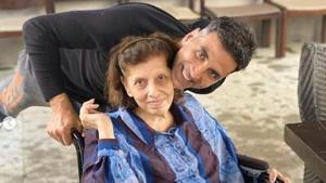Dimple Kapadia, daughter Twinkle and actor Akshay Kumar were spotted at the Mumbai hospital where Betty had been admitted.(Instagram) Dimple Kapadia, daughter Twinkle and actor Akshay Kumar were spotted at the Mumbai hospital where Betty had been admitted.(Instagram)