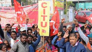 Trade unions took out a march protesting against the rampant privatisation, retrenchment, lack of job security and dearth of fresh industries across the country.(HT file) Trade unions took out a march protesting against the rampant privatisation, retrenchment, lack of job security and dearth of fresh industries across the country.(HT file)