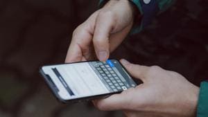 By analysing literature published since 2011 when smartphones first became widespread, the range of studies showed that 10-30 per cent of children and young people used their smartphones in a dysfunctional way.(Unsplash) By analysing literature published since 2011 when smartphones first became widespread, the range of studies showed that 10-30 per cent of children and young people used their smartphones in a dysfunctional way.(Unsplash)
