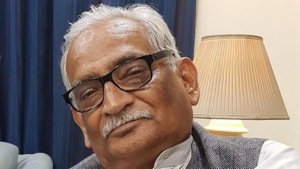 Senior advocate Rajeev Dhavan said on Tuesday that he had been sacked by a prominent Muslim body that he represented before the Supreme Court in the Ram Janmabhoomi-Babri Masjid case(Rajeev Dhavan/Facebook) Senior advocate Rajeev Dhavan said on Tuesday that he had been sacked by a prominent Muslim body that he represented before the Supreme Court in the Ram Janmabhoomi-Babri Masjid case(Rajeev Dhavan/Facebook)