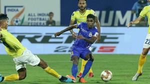 Mumbai City and Kerala Blasters play out 1-1 draw.(ISL) Mumbai City and Kerala Blasters play out 1-1 draw.(ISL)