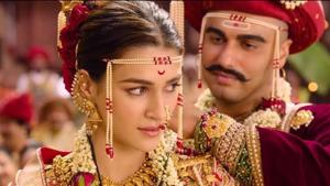Panipat stars Arjun Kapoor, Kriti Sanon and Sanjay Dutt as its lead cast. Panipat stars Arjun Kapoor, Kriti Sanon and Sanjay Dutt as its lead cast.