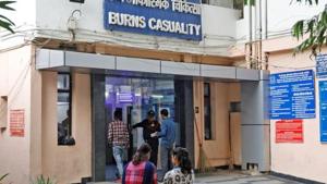 The Unnao rape victim was being treated at Delhi’s Safdarjung Hospital.(REUTERS) The Unnao rape victim was being treated at Delhi’s Safdarjung Hospital.(REUTERS)