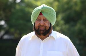 Punjab Chief minister Captain Amarinder will meet Prime Minister Narendra Modi and urge him to take up the issue of passport for visiting the Kartarpur Sahib with Pakistan.(Sanjeev Sharma/HT PHoto) Punjab Chief minister Captain Amarinder will meet Prime Minister Narendra Modi and urge him to take up the issue of passport for visiting the Kartarpur Sahib with Pakistan.(Sanjeev Sharma/HT PHoto)