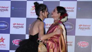 Rekha greets Ananya Panday with a hug.(Varinder Chawla) Rekha greets Ananya Panday with a hug.(Varinder Chawla)