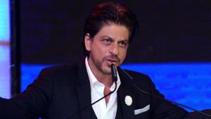 Actor Shah Rukh Khan addresses at the inaugural session of the 25th Kolkata International Film festival.(IANS) Actor Shah Rukh Khan addresses at the inaugural session of the 25th Kolkata International Film festival.(IANS)