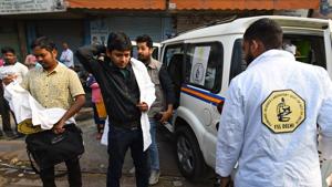 Teams from the Forensic Department at the spot where a fire broke out in a building at Anaj Mandi, in New Delhi, on Sunday, December 8, 2019.(Sanchit Khanna/HT PHOTO) Teams from the Forensic Department at the spot where a fire broke out in a building at Anaj Mandi, in New Delhi, on Sunday, December 8, 2019.(Sanchit Khanna/HT PHOTO)