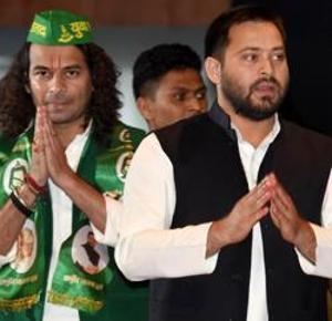 RJD leader Tejashwi Yadav with Tej Pratap Yadav during national council meeting and open session of Rashtriya Janata Dal at Bapu Sabhagar in Patna(HT Photo) RJD leader Tejashwi Yadav with Tej Pratap Yadav during national council meeting and open session of Rashtriya Janata Dal at Bapu Sabhagar in Patna(HT Photo)