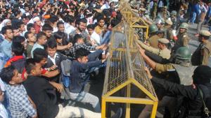 Demonstrators clashes with security personnel during a protest march.(ANI) Demonstrators clashes with security personnel during a protest march.(ANI)