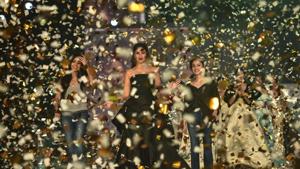 Bollywood actor Kareena Kapoor Khan walks the ramp showcasing the collection of designer Gauri & Nainika during the grand finale show of Lakme Fashion Week, in Mumbai.(PTI) Bollywood actor Kareena Kapoor Khan walks the ramp showcasing the collection of designer Gauri & Nainika during the grand finale show of Lakme Fashion Week, in Mumbai.(PTI)