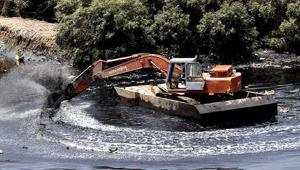 File photo of the Mithi river in Mumbai.(HT) File photo of the Mithi river in Mumbai.(HT)