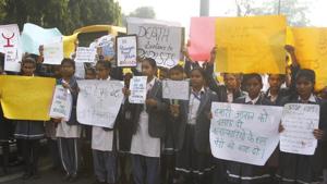 Students hold placards and shout slogans during a protest against the growing incidents of crime against women, Gurugram, on Thursday, December 5, 2019.(Yogendra Kumar/HT PHOTO) Students hold placards and shout slogans during a protest against the growing incidents of crime against women, Gurugram, on Thursday, December 5, 2019.(Yogendra Kumar/HT PHOTO)