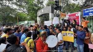 ome of the students at the protest were also part of the demonstration of solidarity with Jamia students held at Savitribai Phule Pune University (SPPU) on Monday evening.(HT PHOTO) ome of the students at the protest were also part of the demonstration of solidarity with Jamia students held at Savitribai Phule Pune University (SPPU) on Monday evening.(HT PHOTO)
