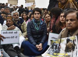 Congress leader Priyanka Gandhi Vadra at a sit-in protest in a show of solidarity with the students from Jamia Millia Islamia and several other universities across the country protesting the contentious Citizenship Amendment Act, in New Delhi, on Monday, December 16, 2019.(Sanjeev Verma/HT PHOTO) Congress leader Priyanka Gandhi Vadra at a sit-in protest in a show of solidarity with the students from Jamia Millia Islamia and several other universities across the country protesting the contentious Citizenship Amendment Act, in New Delhi, on Monday, December 16, 2019.(Sanjeev Verma/HT PHOTO)