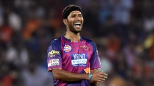 File image of Ashoke Dinda in action for Rising Pune Supergiant in IPL.(BCCI Image) File image of Ashoke Dinda in action for Rising Pune Supergiant in IPL.(BCCI Image)