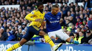 Arsenal's Ainsley Maitland-Niles in action with Everton's Richarlison.(Action Images via Reuters) Arsenal's Ainsley Maitland-Niles in action with Everton's Richarlison.(Action Images via Reuters)