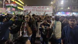 Students of four universities take part in a massive roadshow in Kolkata on Saturday.(HT PHOTO.) Students of four universities take part in a massive roadshow in Kolkata on Saturday.(HT PHOTO.)