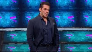 Bigg Boss 13’s Weekend Ka Vaar saw Mallika Sherawat flirt with Salman Khan. Bigg Boss 13’s Weekend Ka Vaar saw Mallika Sherawat flirt with Salman Khan.