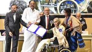 Vice President M.Venkaiah Naidu presenting Best Supporting Actress award for Badhaai Ho to Surekha Sikri during the 66th National Film Awards.(Sonu Mehta/HT PHOTO) Vice President M.Venkaiah Naidu presenting Best Supporting Actress award for Badhaai Ho to Surekha Sikri during the 66th National Film Awards.(Sonu Mehta/HT PHOTO)