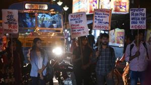 Jadavpur University unit protest against police crackdown on students of Jamia Millia Islamia, Citizenship Amendment Act (CAA), and National Register of Citizens (NRC) in Kolkata, West Bengal, on Monday, December 16, 2019.(HT Photo) Jadavpur University unit protest against police crackdown on students of Jamia Millia Islamia, Citizenship Amendment Act (CAA), and National Register of Citizens (NRC) in Kolkata, West Bengal, on Monday, December 16, 2019.(HT Photo)