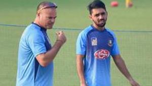 Bangladesh cricket team captain Mominul Haque, head coach Russell Domingo and bowling coach Charl Langeveldt.(PTI) Bangladesh cricket team captain Mominul Haque, head coach Russell Domingo and bowling coach Charl Langeveldt.(PTI)