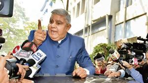 A protest by students on Tuesday forced West Bengal governor Jagdeep Dhankhar to leave the Jadavpur University (JU) campus where he had gone to preside over the annual convocation.(ANI Photo) A protest by students on Tuesday forced West Bengal governor Jagdeep Dhankhar to leave the Jadavpur University (JU) campus where he had gone to preside over the annual convocation.(ANI Photo)