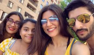 Sushmita Sen brought in Christmas with her boyfriend Rohman Shawl and daughters Renee and Alisah. Sushmita Sen brought in Christmas with her boyfriend Rohman Shawl and daughters Renee and Alisah.