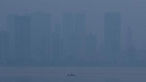 The air quality has been deteriorating in Mumbai since last week. Seen here, a view of the city on December 20.(Pramod Thakur/ Hindustan Times) The air quality has been deteriorating in Mumbai since last week. Seen here, a view of the city on December 20.(Pramod Thakur/ Hindustan Times)