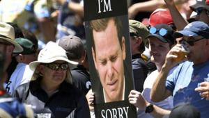 New Zealand fan holds a Steve Smith poster at MCG.(Twitter Image)