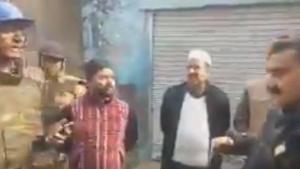 Videograb of the UP cop telling protesters to ‘go to Pakistan’. (Video tweeteed by @vinodkapri)