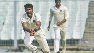 File image of Bengal bowler Ashoke Dinda.(AP) File image of Bengal bowler Ashoke Dinda.(AP)
