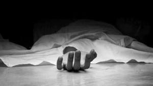 A four-year old boy was allegedly murdered by two minors, who wanted the mobile phone he was playing with, in West Bengal.(HT Photo/Representative) A four-year old boy was allegedly murdered by two minors, who wanted the mobile phone he was playing with, in West Bengal.(HT Photo/Representative)