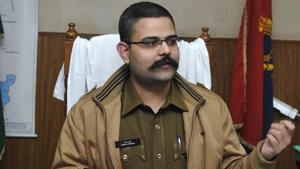 Gautam Budh Nagar SSP Vaibhav Krishna addresses a press conference, in Noida, on Wednesday, January 1, 2020.(Sunil Ghosh / HT PHoto) Gautam Budh Nagar SSP Vaibhav Krishna addresses a press conference, in Noida, on Wednesday, January 1, 2020.(Sunil Ghosh / HT PHoto)