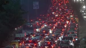 Vehicles get stranded in an hours-long traffic jam on the first day of the year 2020 near Barapullah flyover in New Delhi .(ANI Photo) Vehicles get stranded in an hours-long traffic jam on the first day of the year 2020 near Barapullah flyover in New Delhi .(ANI Photo)