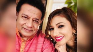 Anup Jalota and Jasleen Matharu appeared in a TikTok video together. Anup Jalota and Jasleen Matharu appeared in a TikTok video together.